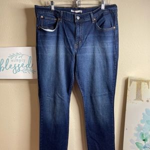 •EUC•Levi’s Women’s 414 Relaxed Straight 👖 Jeans